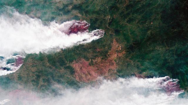cbsn-fusion-massive-siberia-wildfires-pose-threat-to-the-climate-worldwide-thumbnail-1903324-640x360.jpg 
