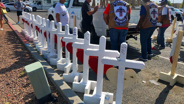 El-Paso-Victim-Crosses.jpg 