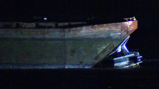 ohio-river-barge-boat-crash-2 