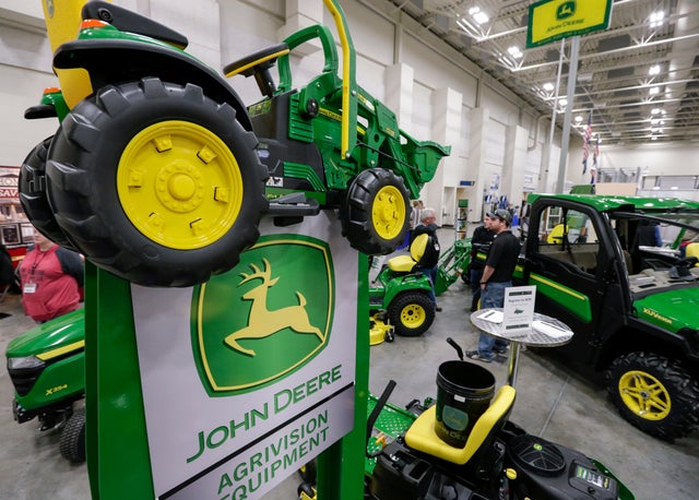 Earns Deere 