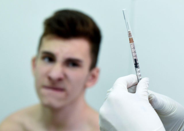 TOPSHOT-UKRAINE-MEASLES-VACCINES-CHILDREN 