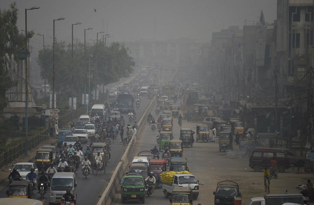 TOPSHOT-PAKISTAN-POLLUTION-SMOG 
