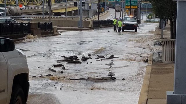 fort-pitt-blvd-water-main-break.jpg 