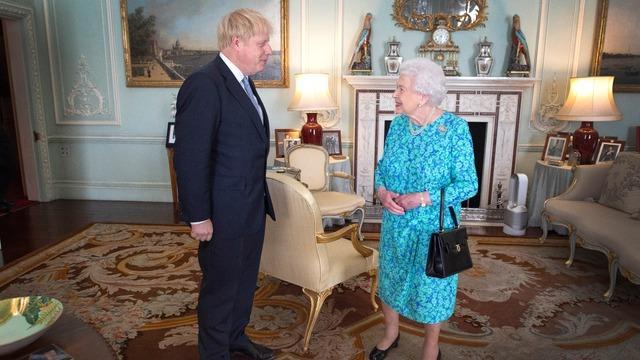 cbsn-fusion-the-royals-report-queen-asked-to-suspend-parliament-thumbnail-1921949-640x360.jpg 