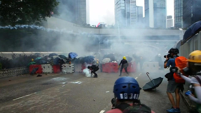 0902-ctm-hongkongprotests-inoncencio-1925033-640x360.jpg 