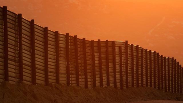 cbsn-fusion-trump-administration-diverting-billions-to-fund-mexico-border-wall-thumbnail-1926404-640x360.jpg 