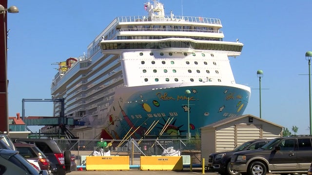Stranded-Norwegian-Breakaway-Cruise-Ship.jpg 