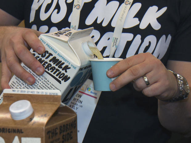 pouring-oatly-promo.jpg 
