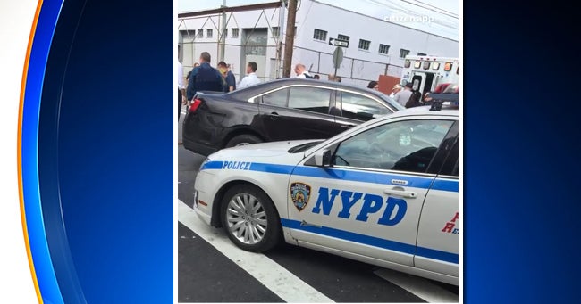 2 NYPD Officers Struck During Traffic Stop In Queens - CBS New York