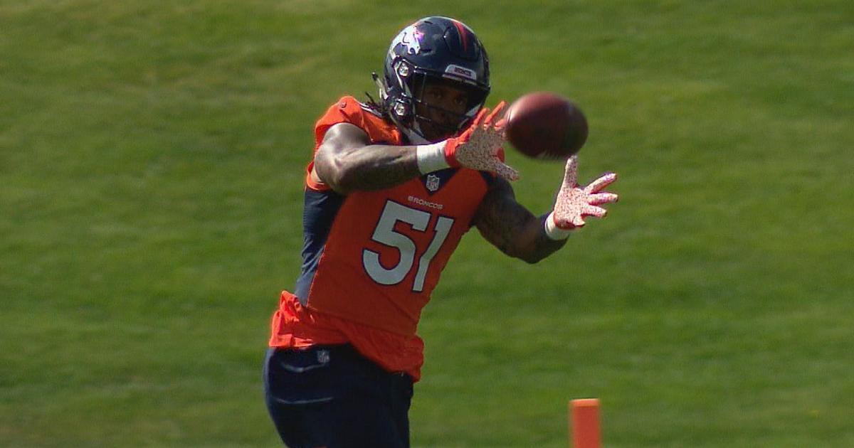 - NFL - Denver's Davis done for season