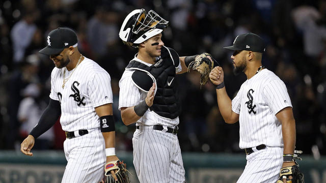 White_Sox_Indians_GettyImages-1177352093.jpg 