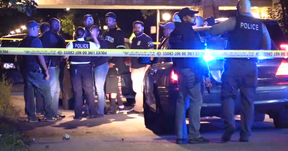 Chicago Police Officer Shot With Paintball Gun In Englewood CBS Chicago