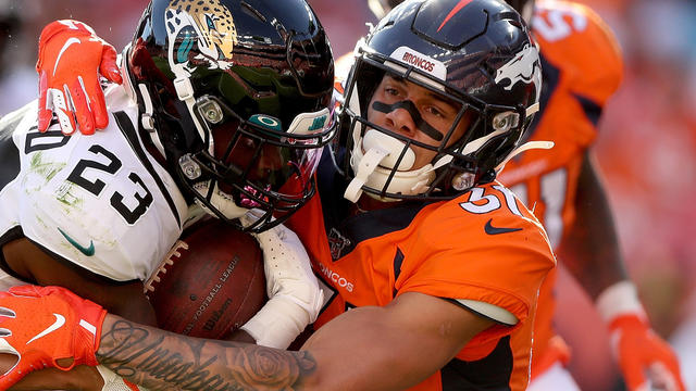 Kiszla: Why is bond between Broncos safety Justin Simmons and Hall of Famer  Steve Atwater so tight? Thank Aunt Gertha. – Greeley Tribune