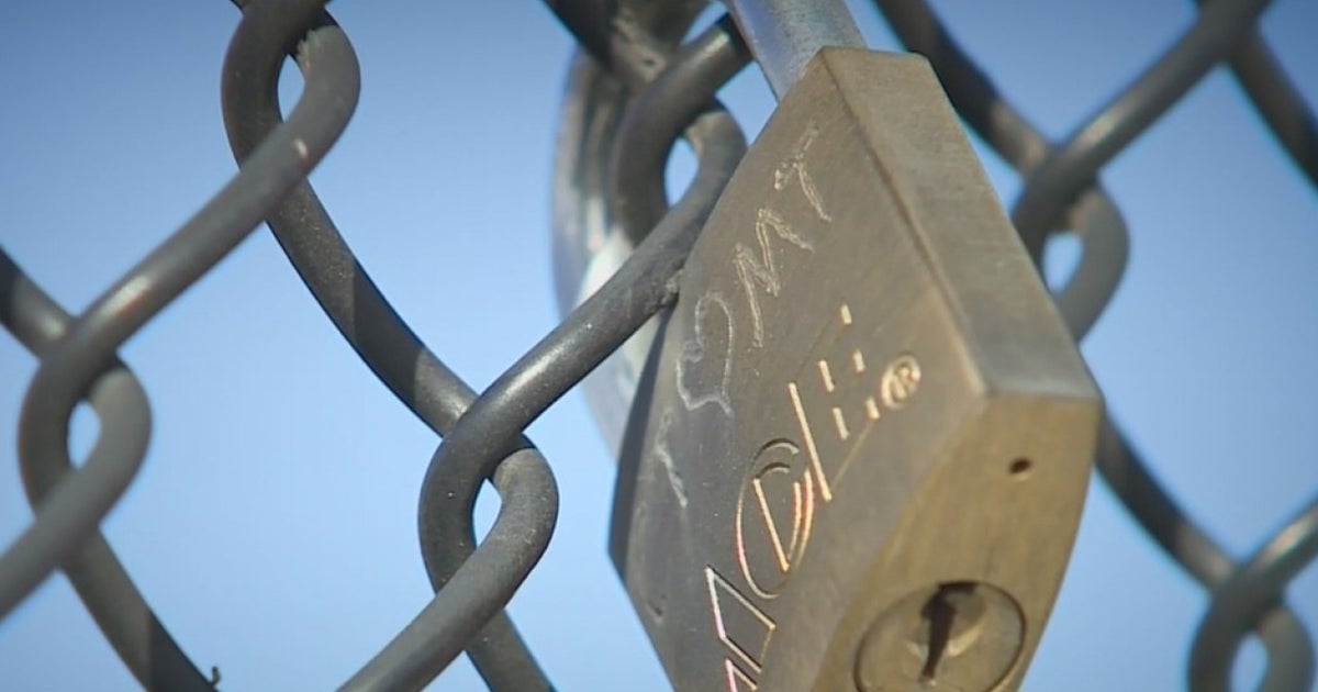 Some Loomis Residents Upset Over 'Love Locks' On I-80 Overpass - CBS ...