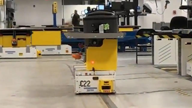 MIA-Baggage-Handling-System-Robot.jpg 