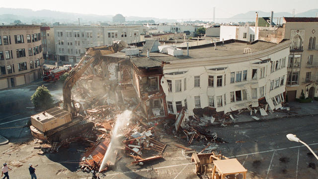 Marina-1989-earthquake-AP-Photo-.jpg 