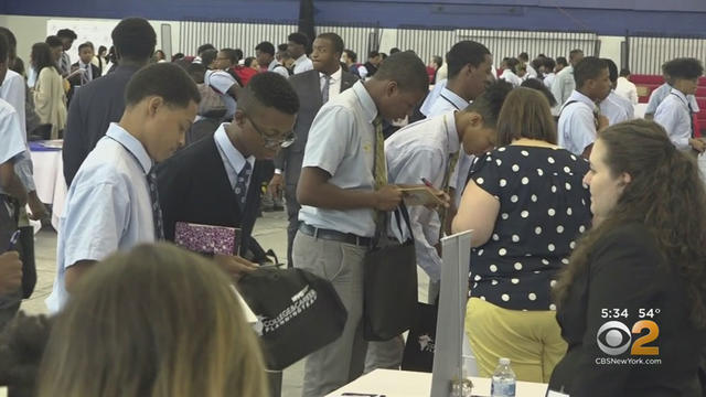 collegefair3.jpg 