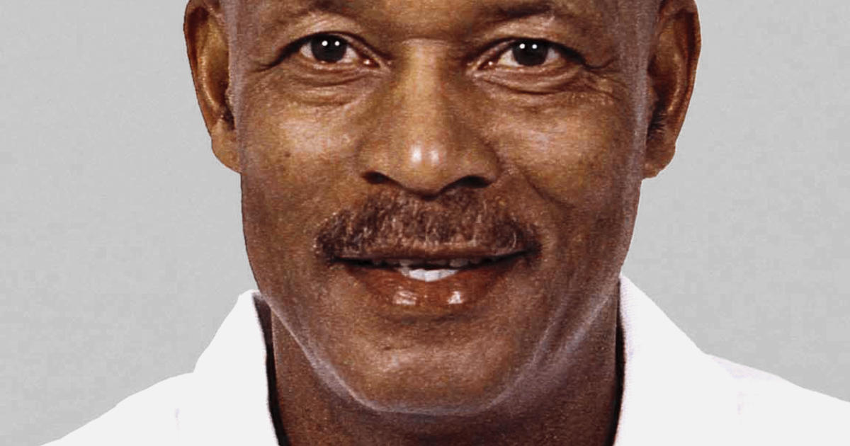 Willie Brown, Hall of Fame Defensive Back With Raiders, Dies at 78