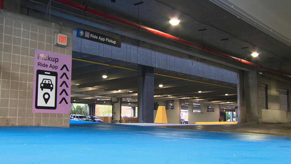 uber lyft logan airport passenger pickup 