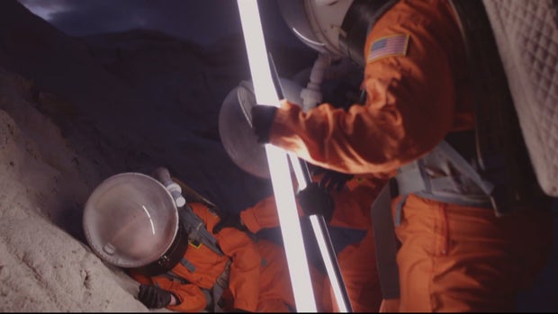 FIRST RESPONDERS IN SPACE 10PKG.transfer_frame_1906