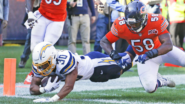 Bears waste Montgomery's big game in 17-16 loss to Chargers