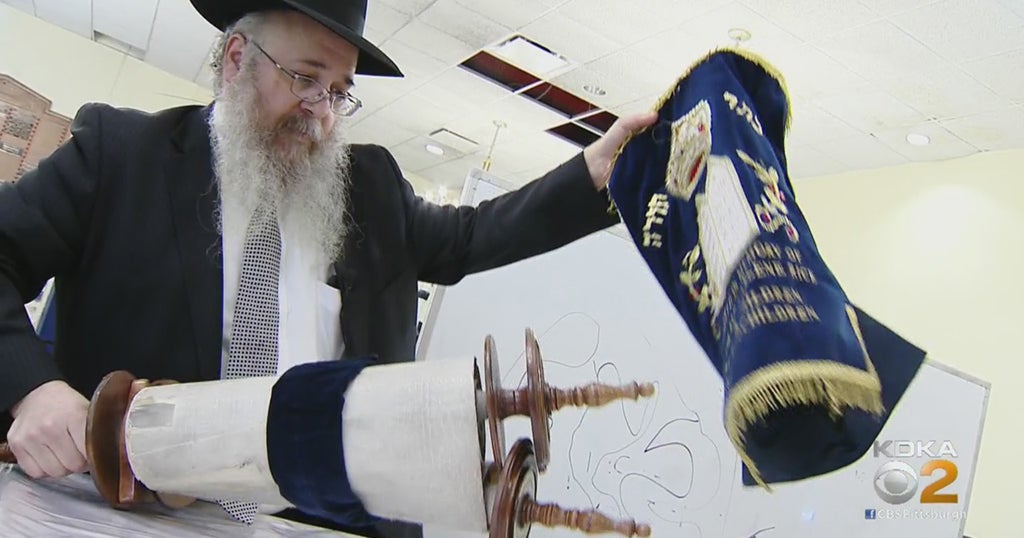 Pittsburgh Jewish Community Turns To The Torah For Guidance After Tree Of Life Tragedy CBS