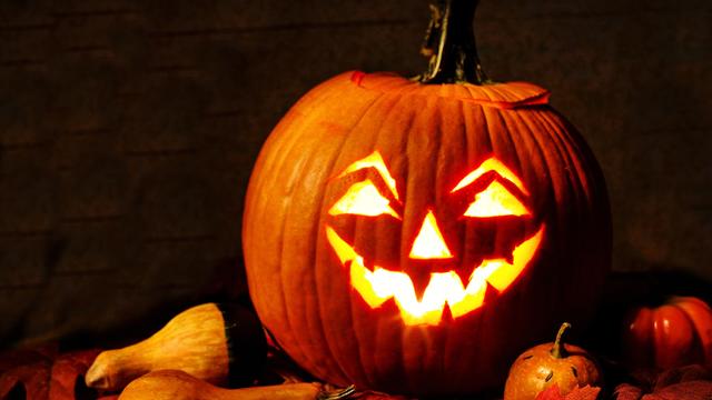 jack-o-lantern-carved-pumpkin.jpg 
