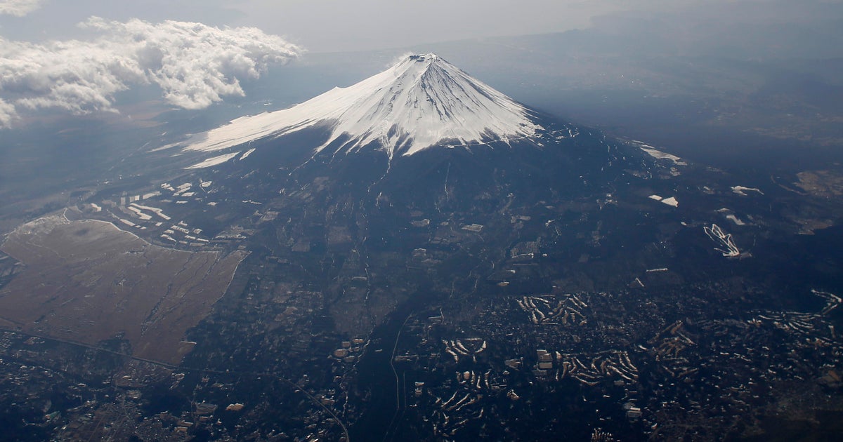 Mount Fuji fall: Body may be man who fell while live-streaming climb up ...