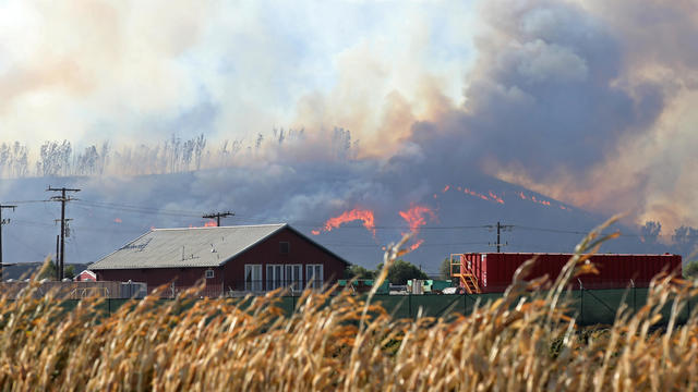 The Maria Fire moves down a hill in Santa Paul 