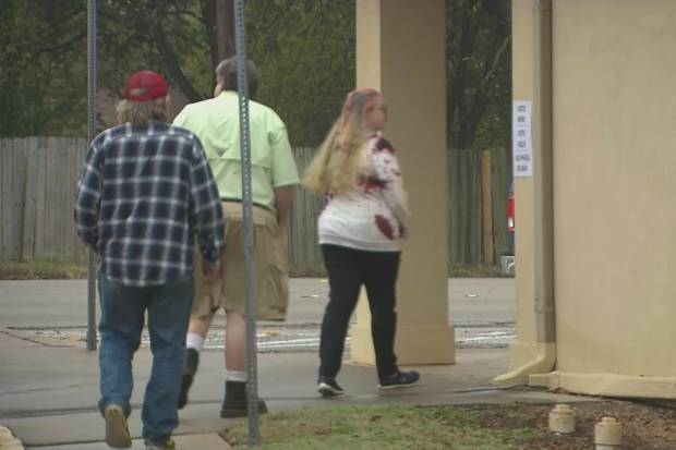 Voters show up to polling place in Fort Worth 