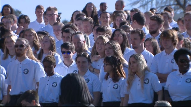 AMERICORPS-INDUCTEES-5VO_frame_101.jpg 