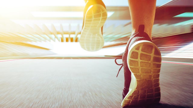 running-shoes-hero-gettyimages-1010902212chin-leong-teoh-eyeem-2000x1333.jpg 