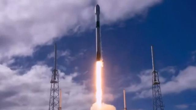 cbsn-fusion-spacex-launches-60-more-solar-powered-starlink-internet-satellites-into-orbit-thumbnail-399540-640x360.jpg 