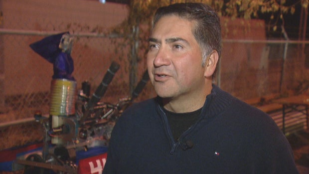 John Castillo KENDRICK CASTILLO BEER 10PKG_frame_1018