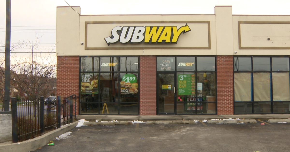 Man Shot And Killed At Subway Sandwich Shop In East Side - CBS Chicago