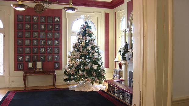 Colorado-Governors-Mansion-holiday-display-4.jpg 