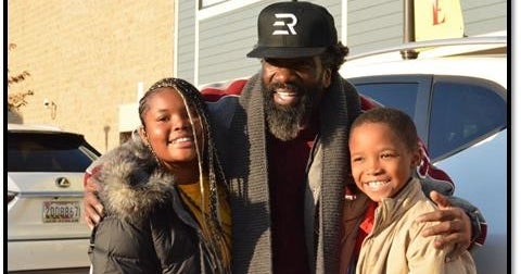 Ed Reed, Volunteers To Hand Out 400 Thanksgiving Meals To At-Risk ...