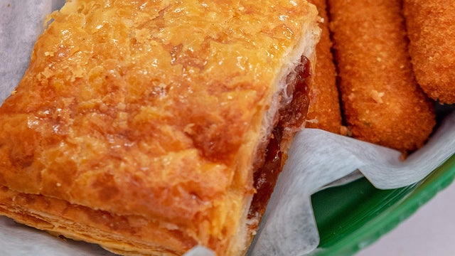 eats-1075230088.jpg 