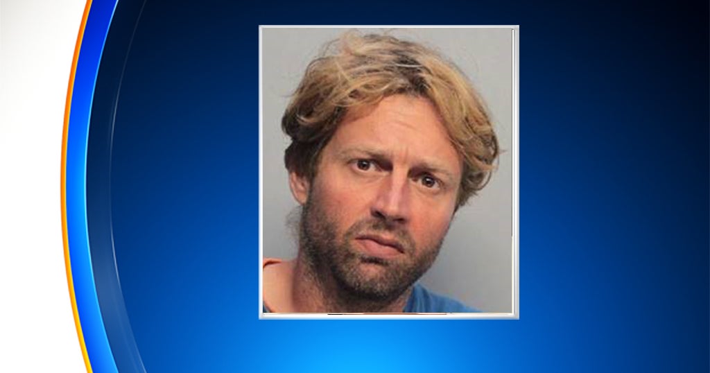 Police Man Punches Elderly Man When Told To Stop Masturbating At Miami