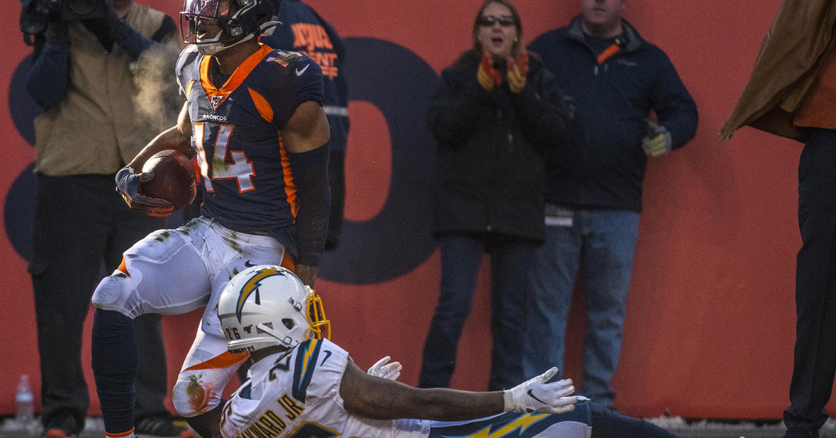 Casey Hayward Jr. #26 of the Los Angeles Chargers makes a catch