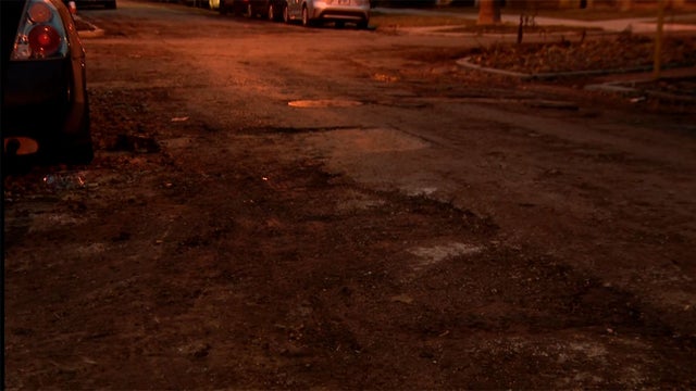 Irving_Park_Potholes_1202.jpg 