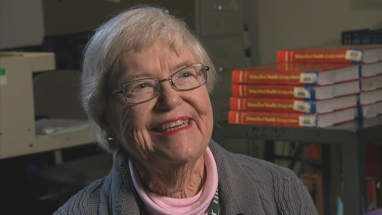 85-year-old teacher hasn't missed a day of class in 26 years - CBS News