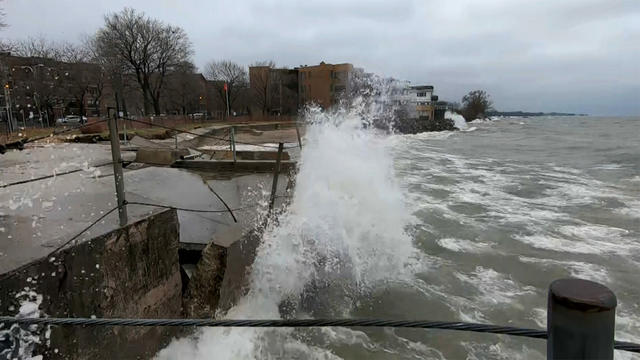 Rogers_Park_Shoreline_Erosion_1203.jpg 