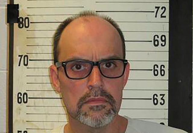 Tennessee execution today: Blind inmate Lee Hall executed in electric chair  for killing Traci Crozier in 1991 - CBS News