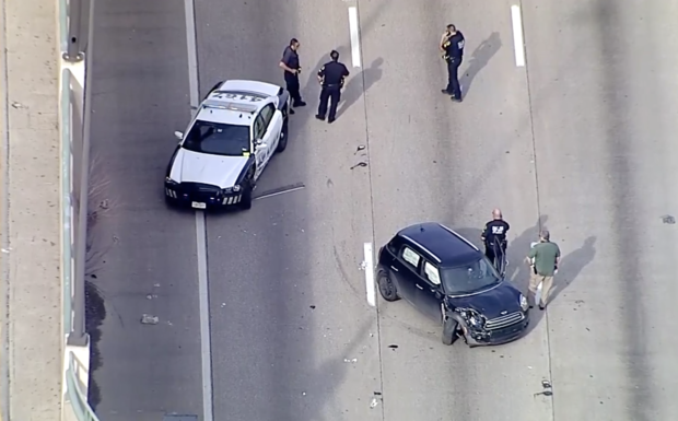 Dallas Police cruiser struck on U.S 75 