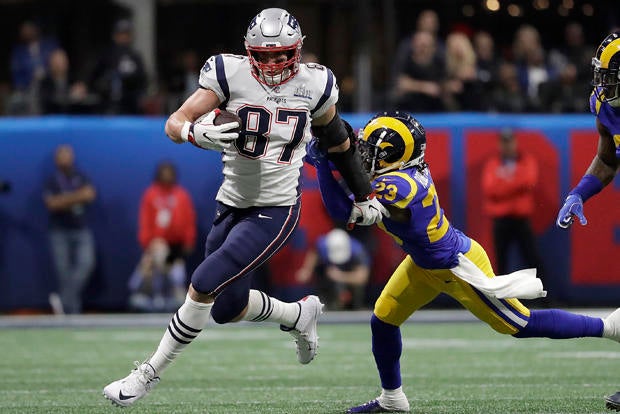 Patriots Gronkowski Retires Football 