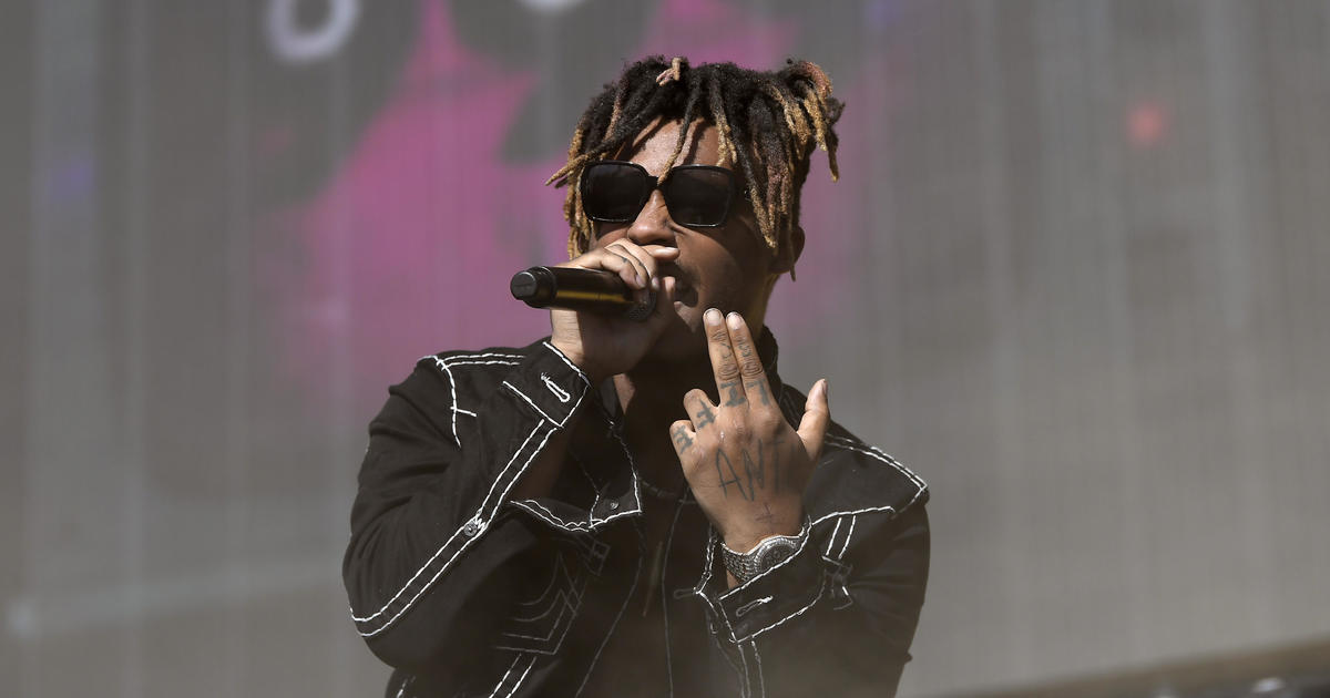 Juice Wrld dead at 21 after seizure at Chicago's Midway Airport: report