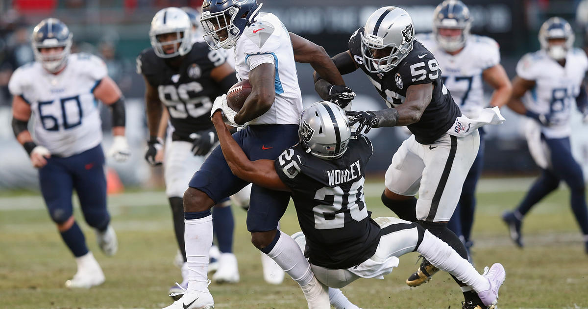 Titans win 4th straight, 42-21 over Raiders