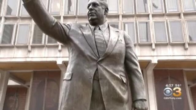 Frank-Rizzo-statue-2.jpg 