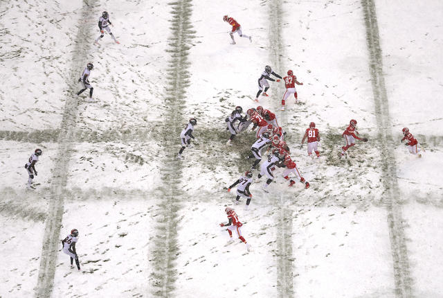 Chiefs Defeat Broncos, 23-3, in Snowy Matchup at Arrowhead